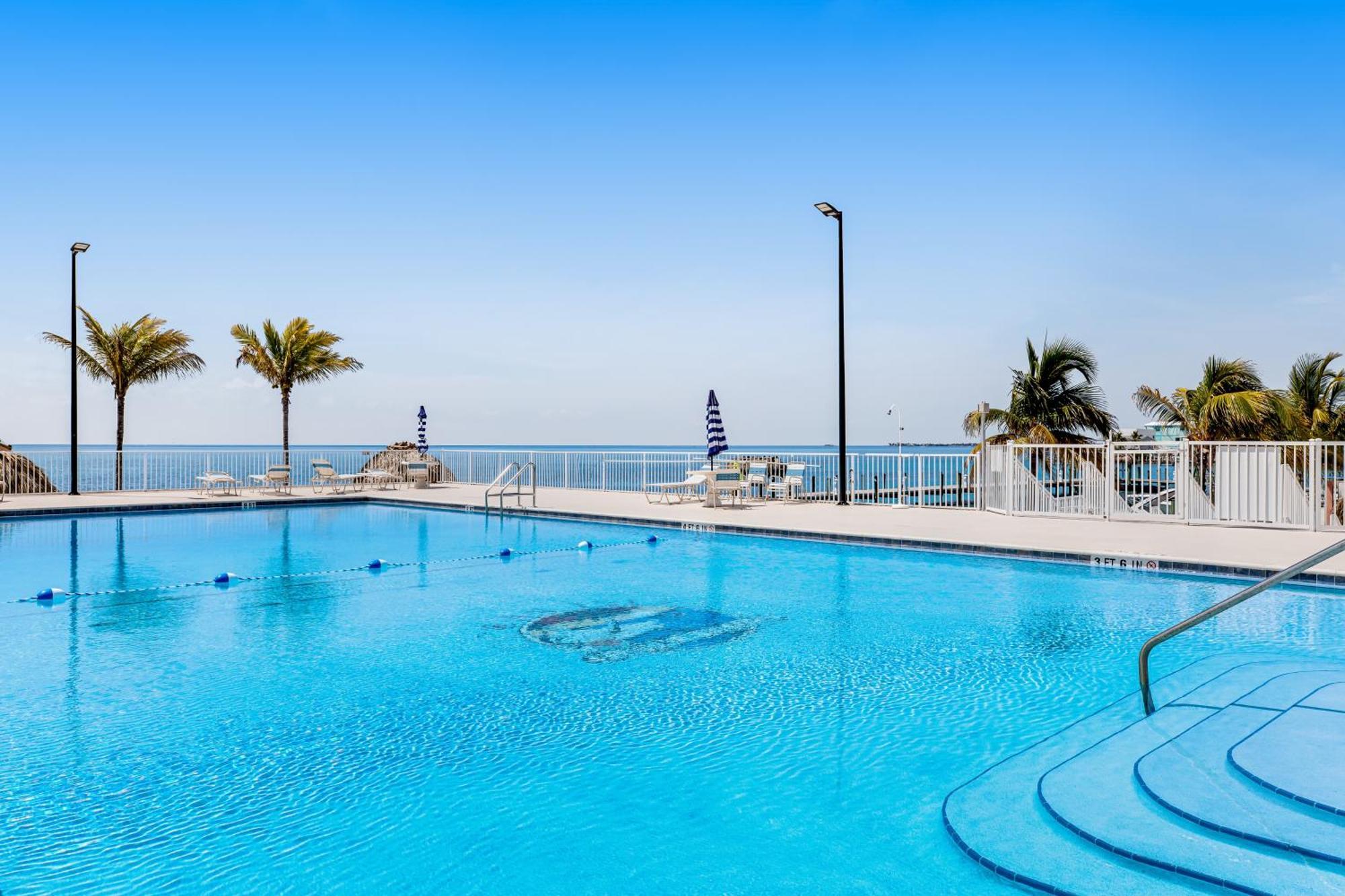 Mermaid'S Retreat Marathon Exterior foto